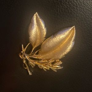 Vintage Sarah Coventry Brushed Gold Leaf Brooch